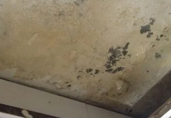 石楼阳台漏水维修公司分享下石楼卫生间渗水维修需要注意哪些问题。